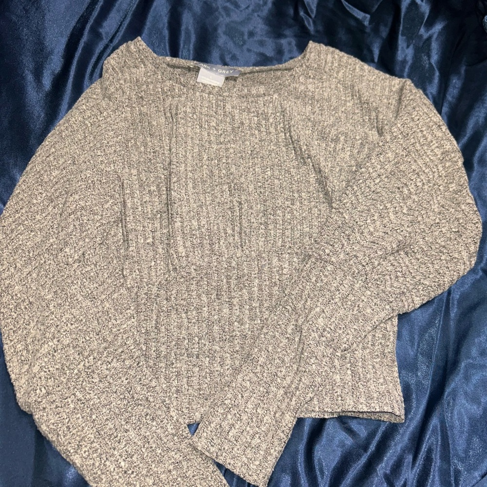 Elegant Gray Women's Crew Neck Sweater